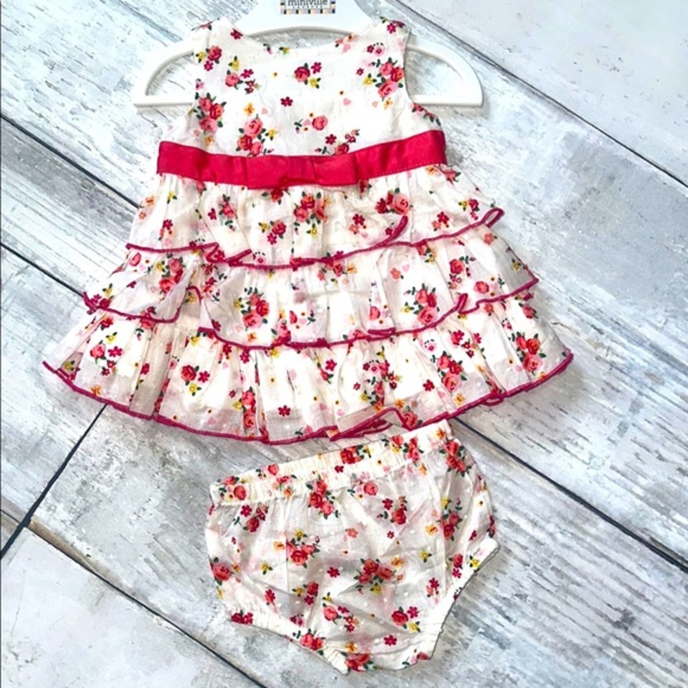NWOT 0-3 months baby dress with bloomers
